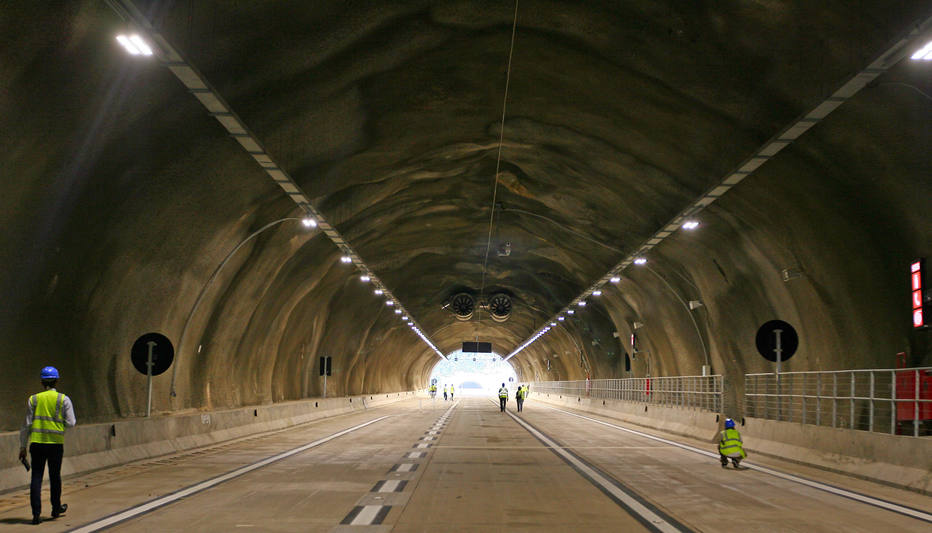 Os quatro túneis da Serra do Cafezal, no Brasil, são abertos ao trânsito